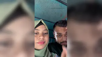 Cute Bangla hijabi girl kiss in rickshaw and fuck in hotel