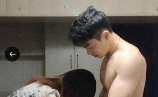 Sister Hong Blowjob And Fucking In The lodge